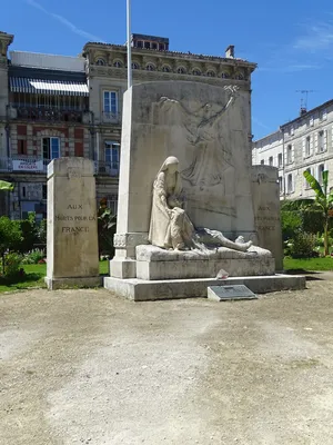 Monument aux Morts de Saintes