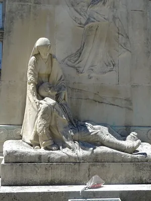 Monument aux Morts de Saintes