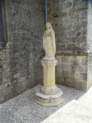 Statue de la Vierge à Saint-Bonnet-sur-Gironde