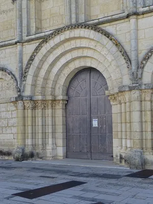 Église Saint-Gervais et Saint-Protais de Jonzac
