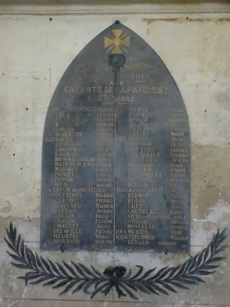 Plaques aux Mort de l\'Église Saint-Pierre de Saintes